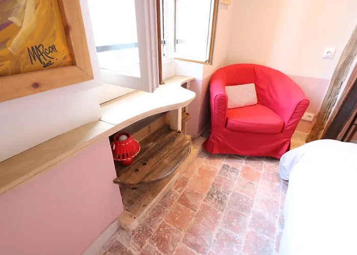 Maison Du Lys En Layon לינה וארוחת בוקר *